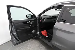 Used 2016 Nissan Qashqai N-Connecta Grey - Interior and Exterior details 13