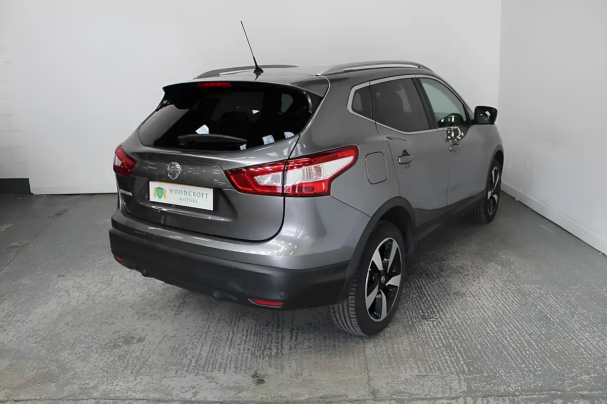 Used 2016 Nissan Qashqai N-Connecta Grey - Interior and Exterior details 6