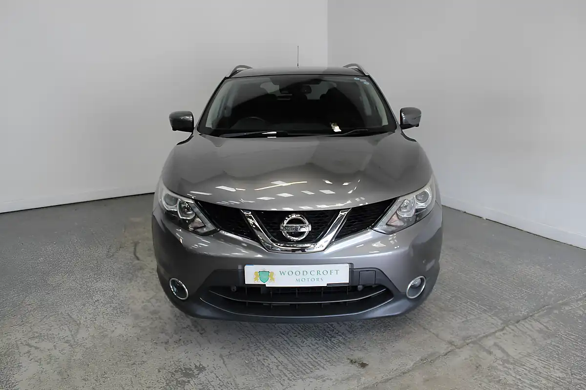 Used 2016 Nissan Qashqai N-Connecta Grey - Interior and Exterior details 9