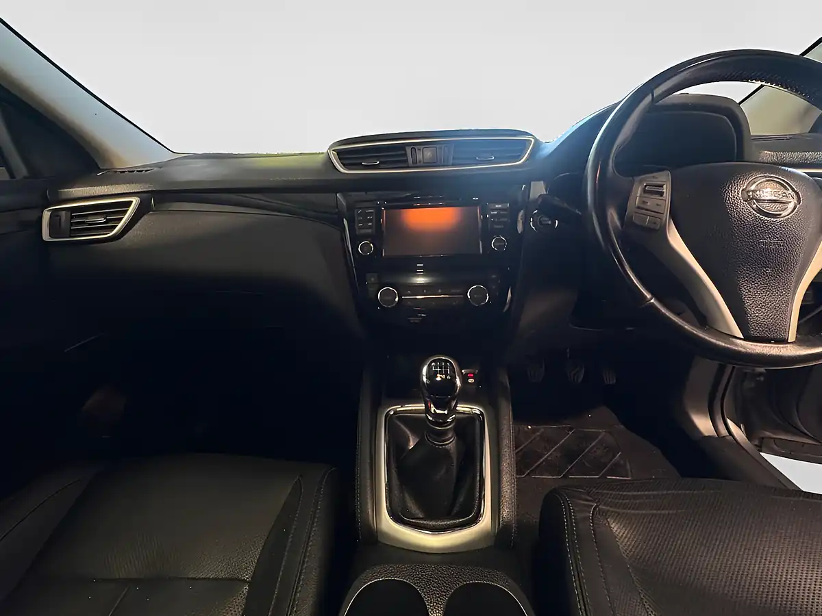 Used 2016 Nissan Qashqai N-Connecta Grey - Interior and Exterior details 13