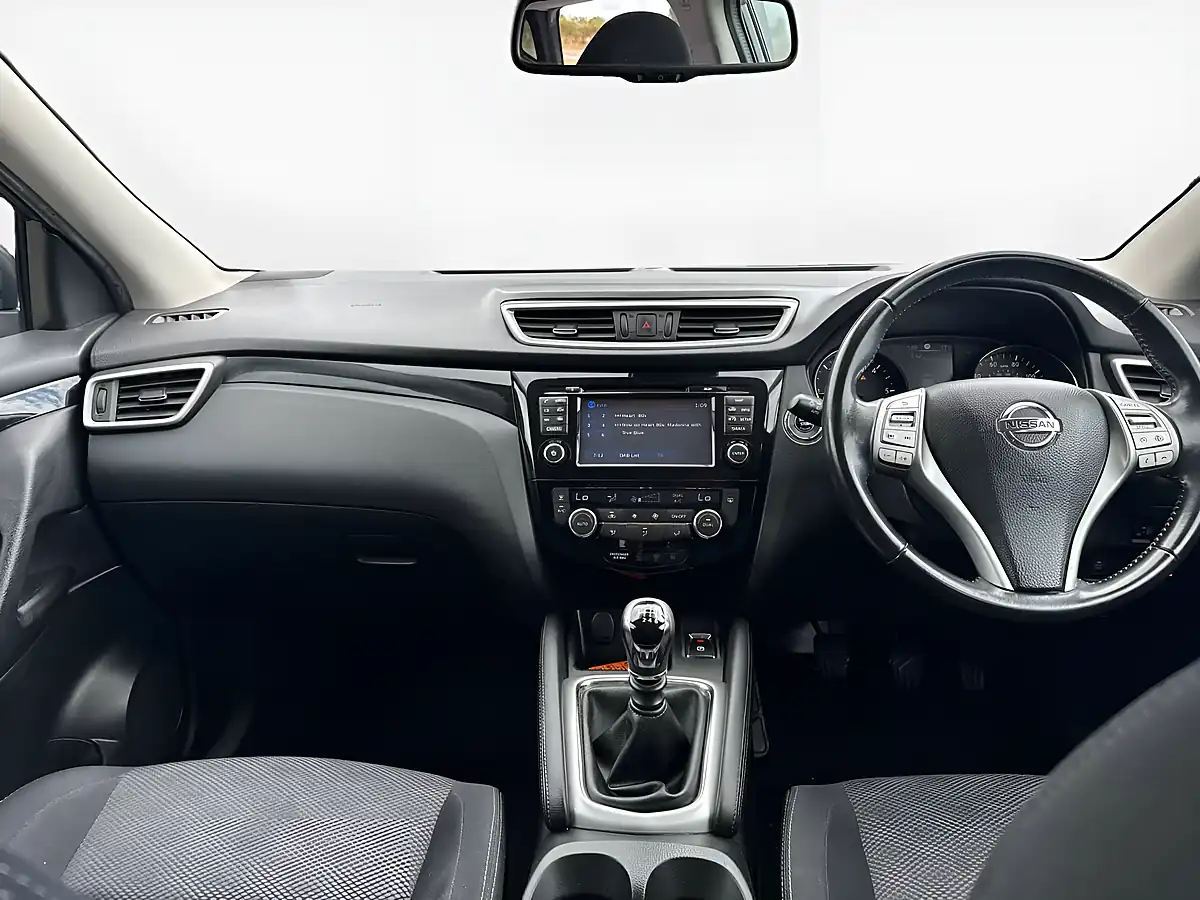 Used 2016 Nissan Qashqai N-Connecta Grey - Interior and Exterior details 13