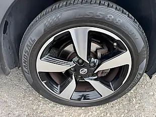 Used 2016 Nissan Qashqai N-Connecta Grey - Interior and Exterior details 14