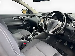 Used 2016 Nissan Qashqai N-Connecta Grey - Interior and Exterior details 3