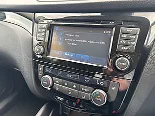 Used 2016 Nissan Qashqai N-Connecta Grey - Interior and Exterior details 9