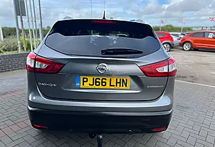 Used 2016 Nissan Qashqai N-Connecta Gun Metal Grey - Interior and Exterior details 7