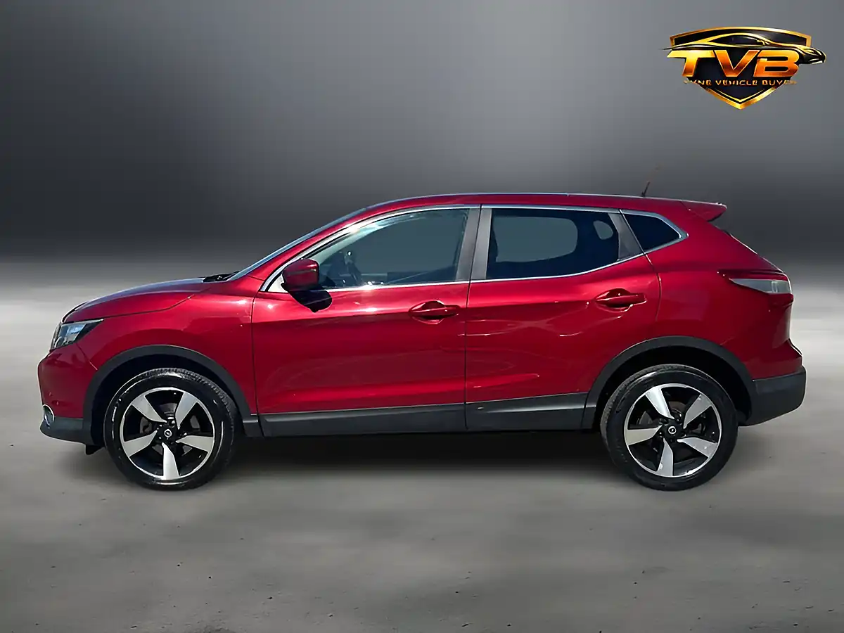 Used 2016 Nissan Qashqai N-Connecta Magnetic Red - Interior and Exterior details 14