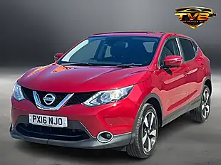 Used 2016 Nissan Qashqai N-Connecta Magnetic Red - Interior and Exterior details 16