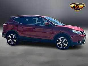 Used 2016 Nissan Qashqai N-Connecta Magnetic Red - Interior and Exterior details 4