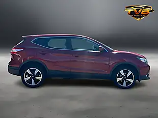 Used 2016 Nissan Qashqai N-Connecta Magnetic Red - Interior and Exterior details 5