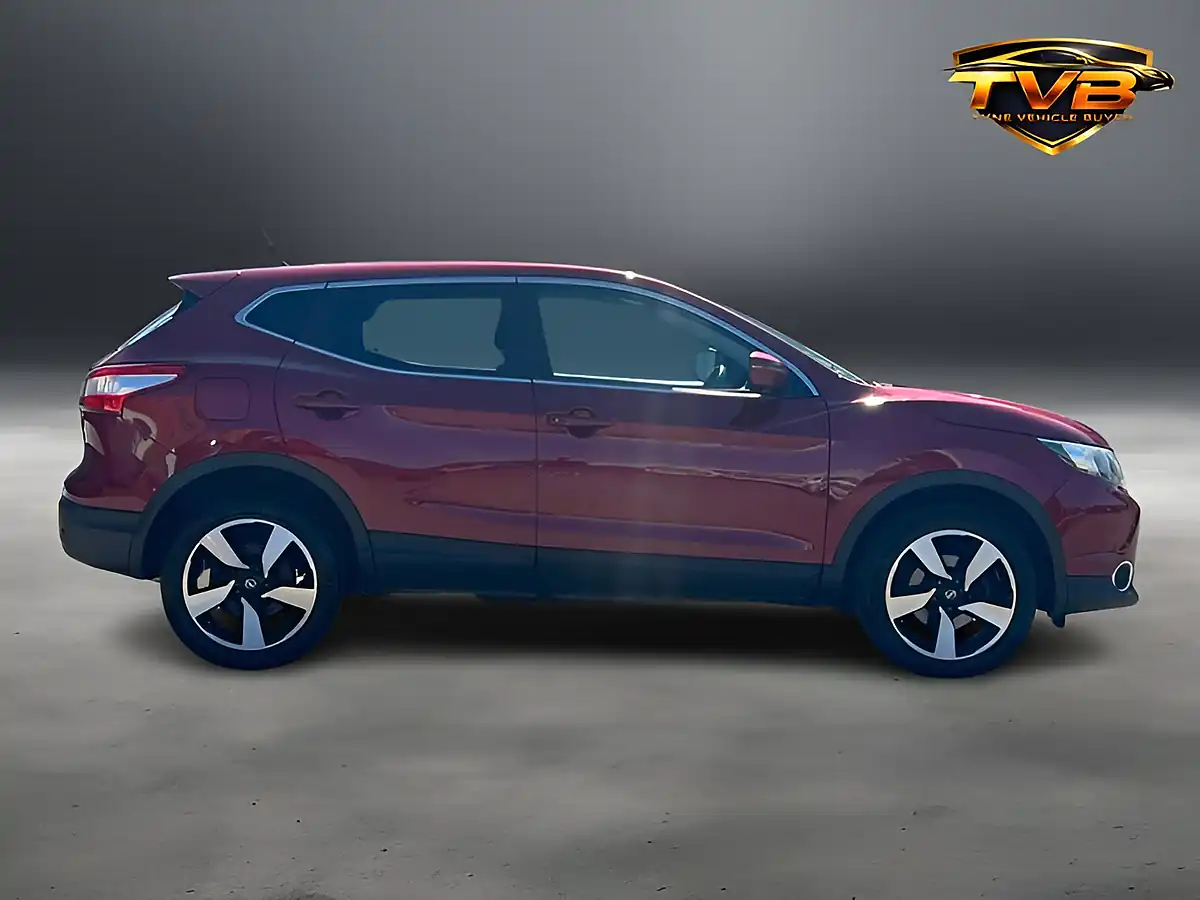 Used 2016 Nissan Qashqai N-Connecta Magnetic Red - Interior and Exterior details 5