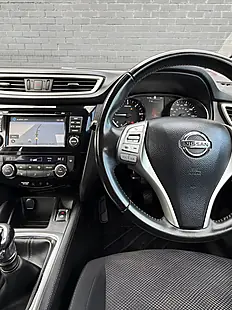 Used 2016 Nissan Qashqai N-Connecta Magnetic Red Met - Naj - Interior and Exterior details 13