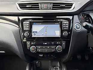 Used 2016 Nissan Qashqai N-Connecta Magnetic Red Met - Naj - Interior and Exterior details 14