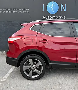 Used 2016 Nissan Qashqai N-Connecta Magnetic Red Met - Naj - Interior and Exterior details 7