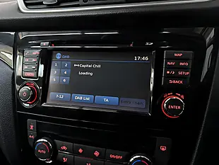 Used 2016 Nissan Qashqai N-Connecta Pearl Black - Interior and Exterior details 14