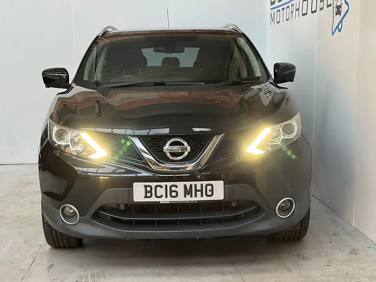 Used 2016 Nissan Qashqai N-Connecta Pearl Black - Interior and Exterior details 2