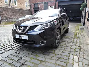 Used 2016 Nissan Qashqai N-Connecta Phantom Black - Interior and Exterior details 3