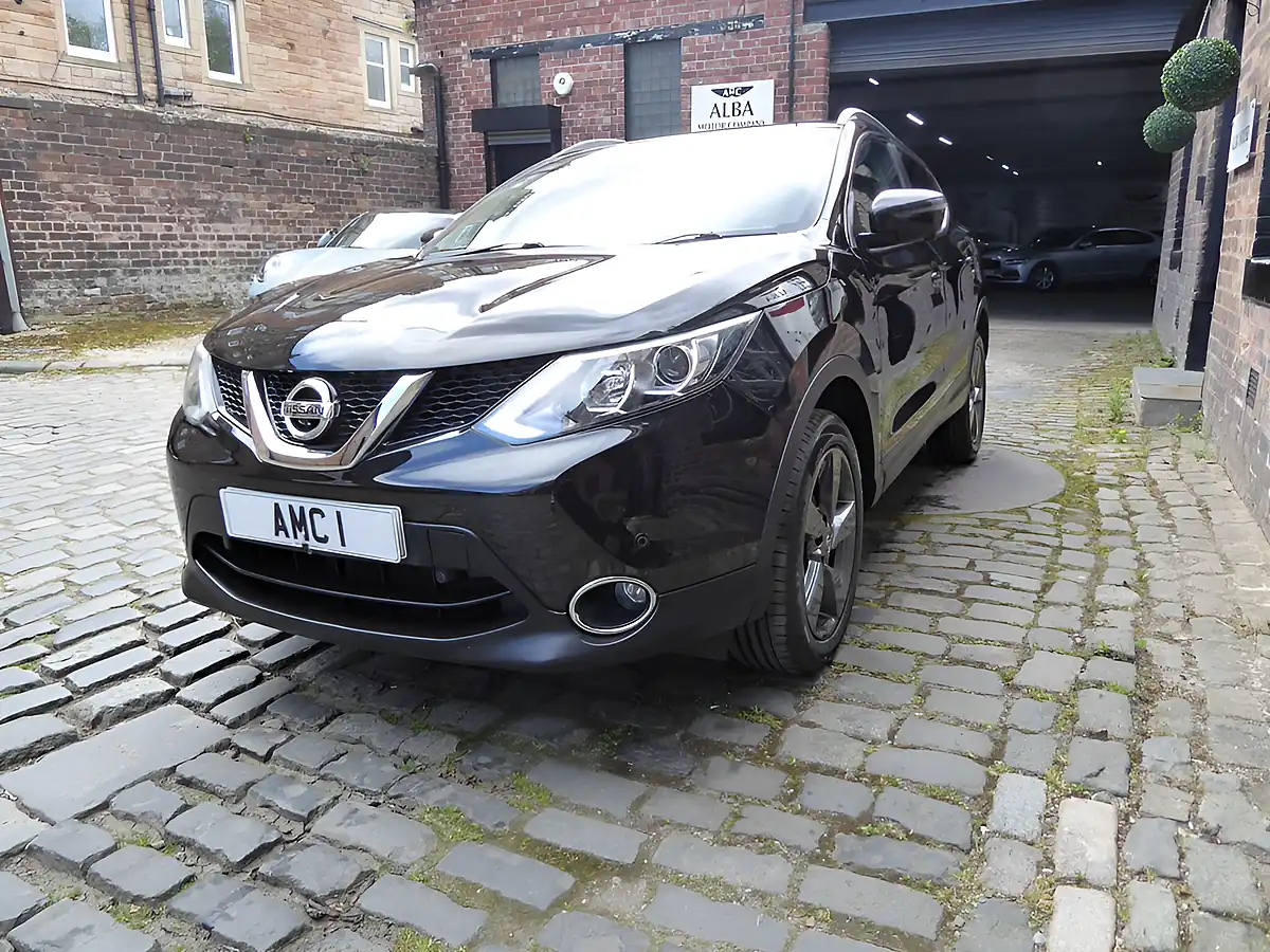 Used 2016 Nissan Qashqai N-Connecta Phantom Black - Interior and Exterior details 3