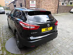 Used 2016 Nissan Qashqai N-Connecta Phantom Black - Interior and Exterior details 4