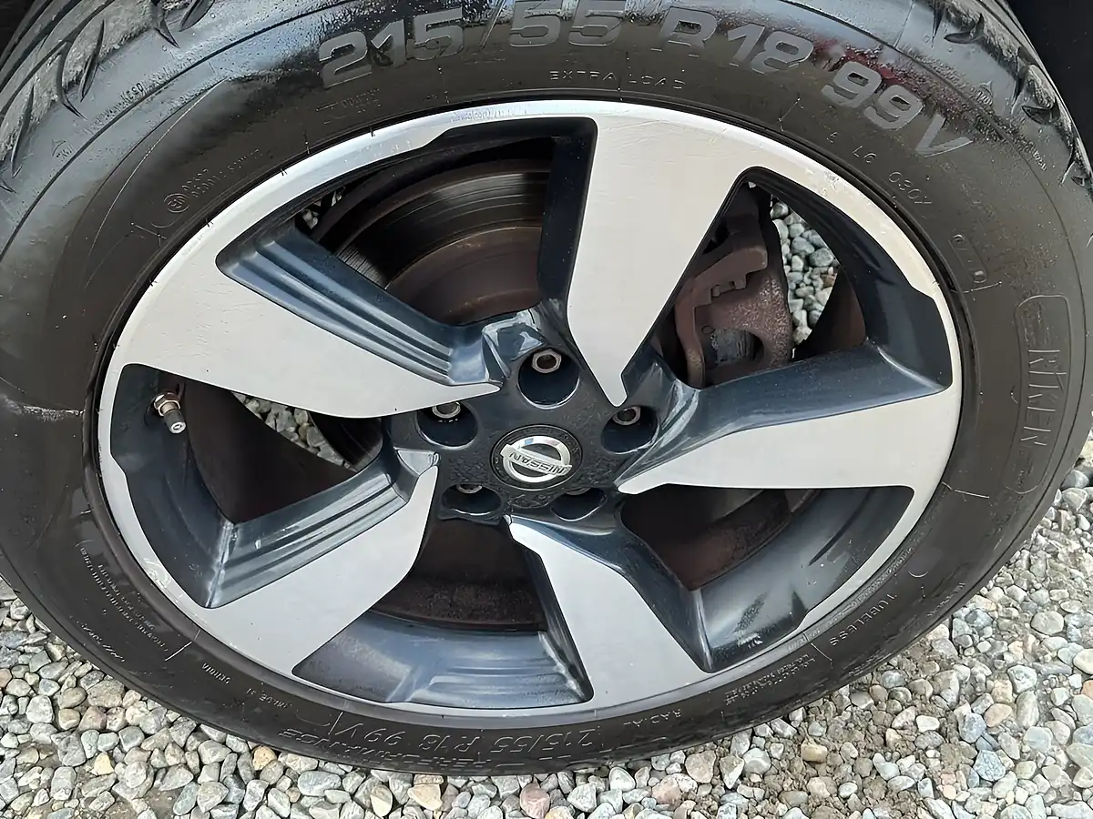 Used 2016 Nissan Qashqai N-Connecta Purple - Interior and Exterior details 14