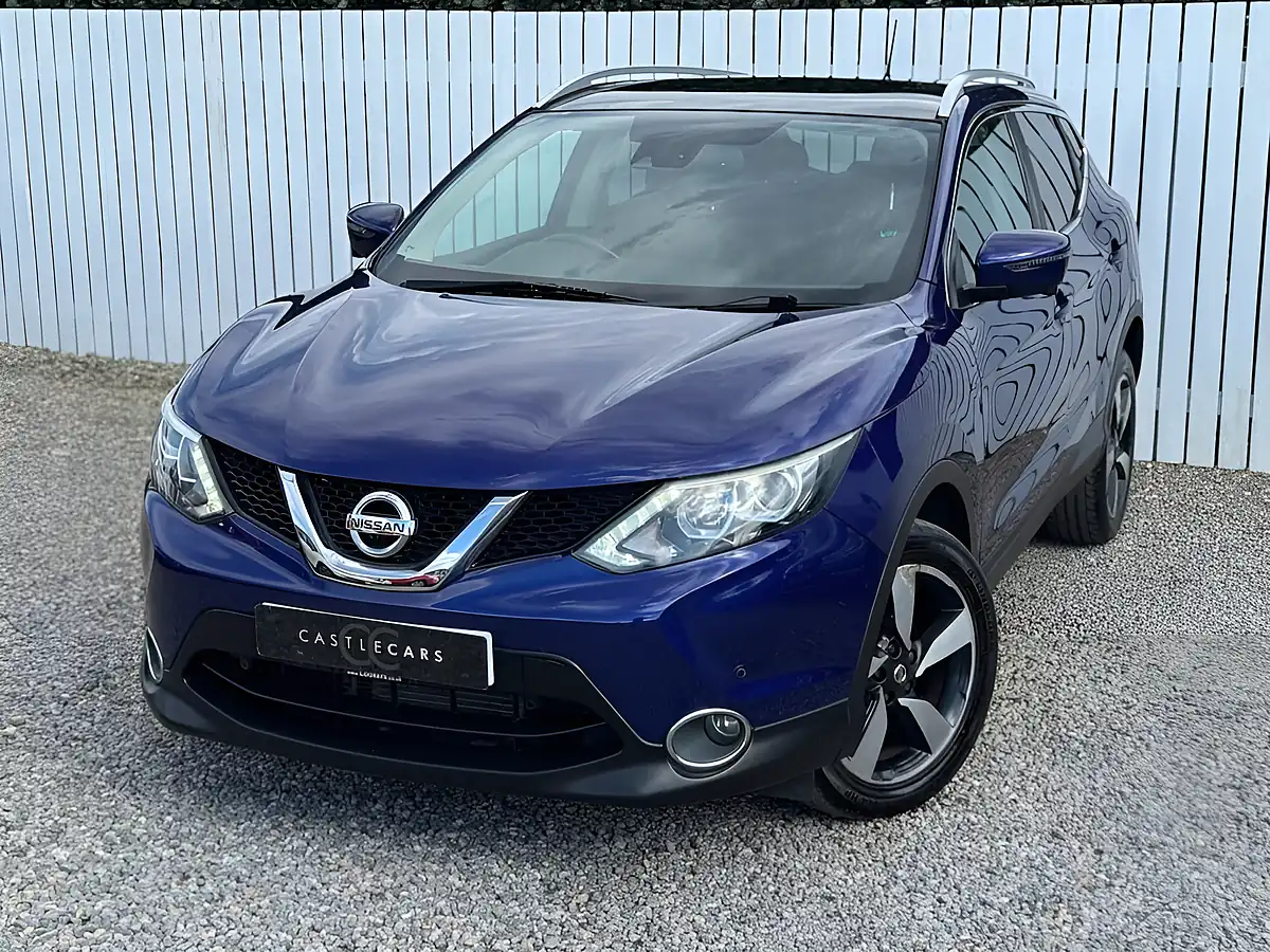 Used 2016 Nissan Qashqai N-Connecta Purple - Interior and Exterior details 2