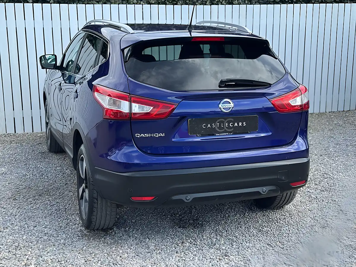 Used 2016 Nissan Qashqai N-Connecta Purple - Interior and Exterior details 5