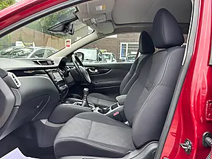 Used 2016 Nissan Qashqai N-Connecta Red - Interior and Exterior details 12