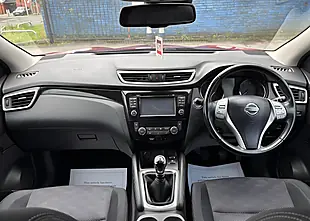 Used 2016 Nissan Qashqai N-Connecta Red - Interior and Exterior details 14