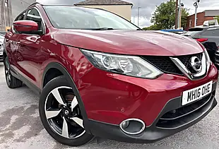 Used 2016 Nissan Qashqai N-Connecta Red - Interior and Exterior details 2