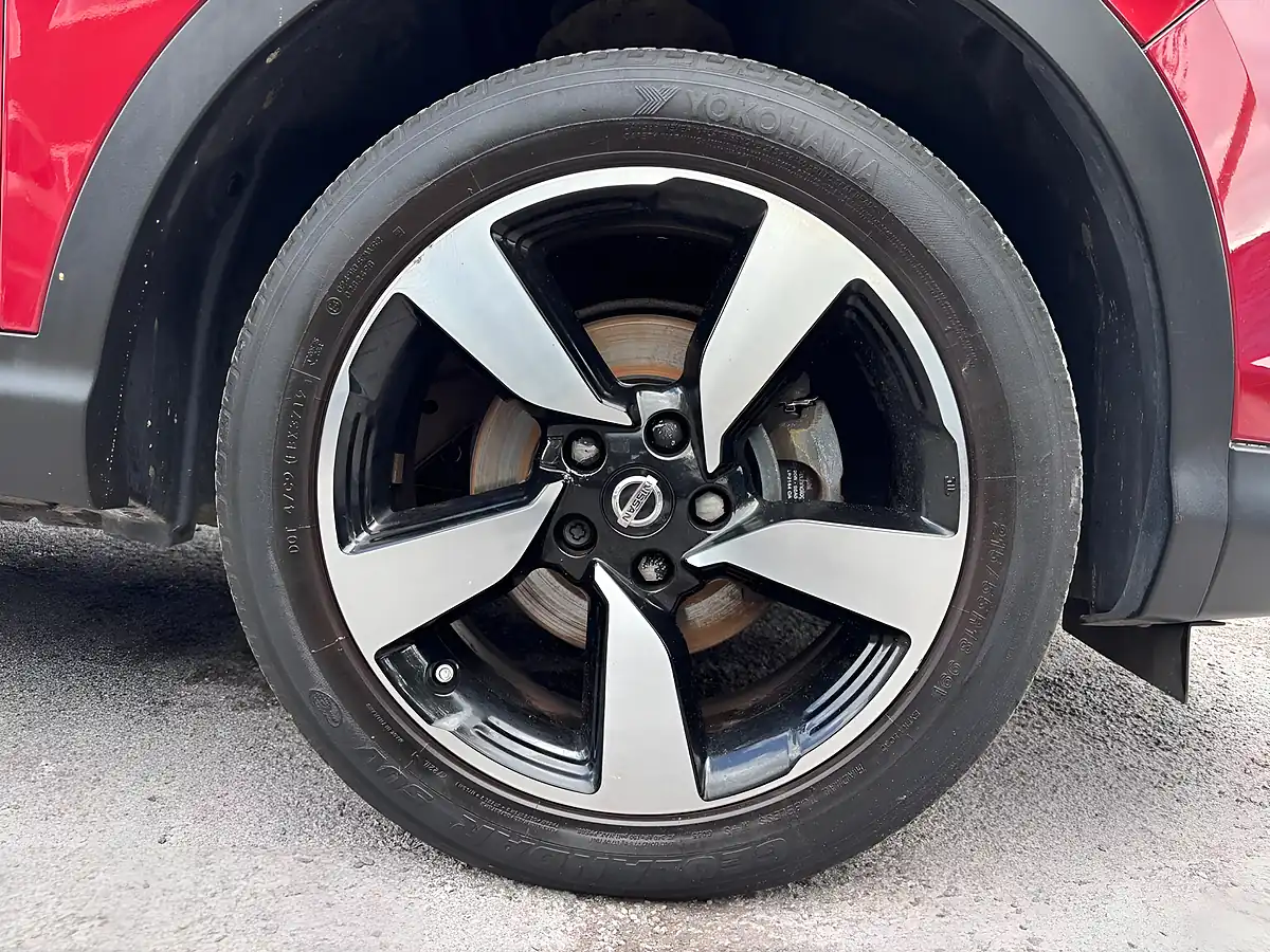 Used 2016 Nissan Qashqai N-Connecta Red - Interior and Exterior details 20