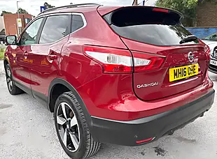 Used 2016 Nissan Qashqai N-Connecta Red - Interior and Exterior details 5