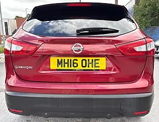 Used 2016 Nissan Qashqai N-Connecta Red - Interior and Exterior details 6