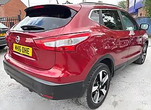 Used 2016 Nissan Qashqai N-Connecta Red - Interior and Exterior details 7