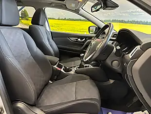 Used 2016 Nissan Qashqai N-Connecta Silver - Interior and Exterior details 10