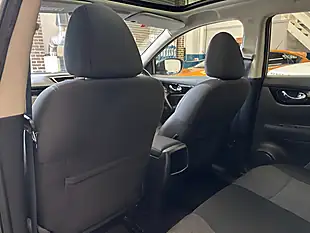 Used 2016 Nissan Qashqai N-Connecta Silver - Interior and Exterior details 12