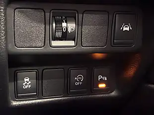 Used 2016 Nissan Qashqai N-Connecta Silver - Interior and Exterior details 16