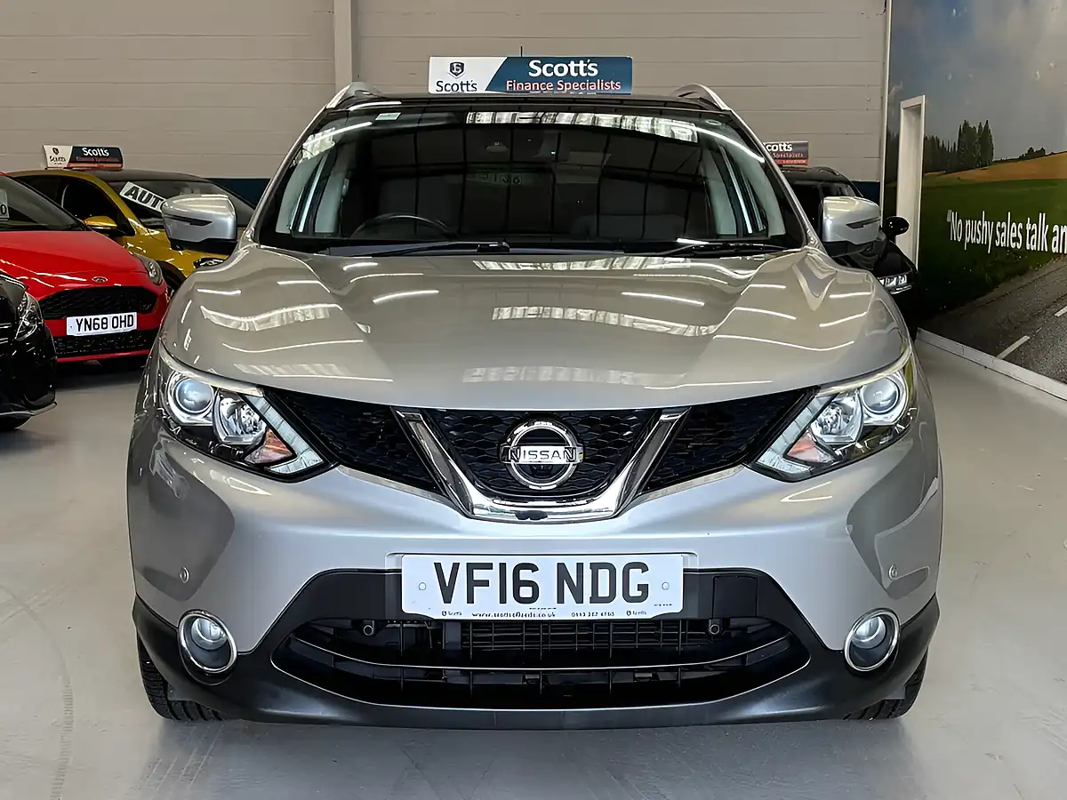 Used 2016 Nissan Qashqai N-Connecta Silver - Interior and Exterior details 2