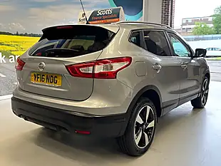 Used 2016 Nissan Qashqai N-Connecta Silver - Interior and Exterior details 5