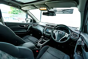 Used 2016 Nissan Qashqai N-Connecta Silver - Interior and Exterior details 13