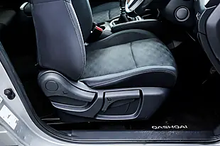 Used 2016 Nissan Qashqai N-Connecta Silver - Interior and Exterior details 14