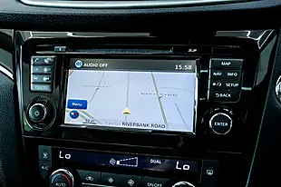 Used 2016 Nissan Qashqai N-Connecta Silver - Interior and Exterior details 17