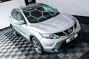 Used 2016 Nissan Qashqai N-Connecta Silver - Interior and Exterior details 4