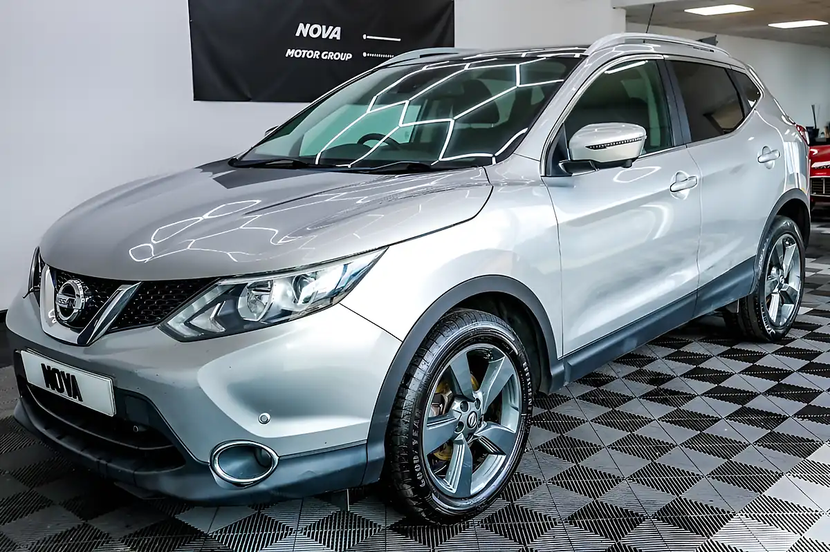 Used 2016 Nissan Qashqai N-Connecta Silver - Interior and Exterior details 7