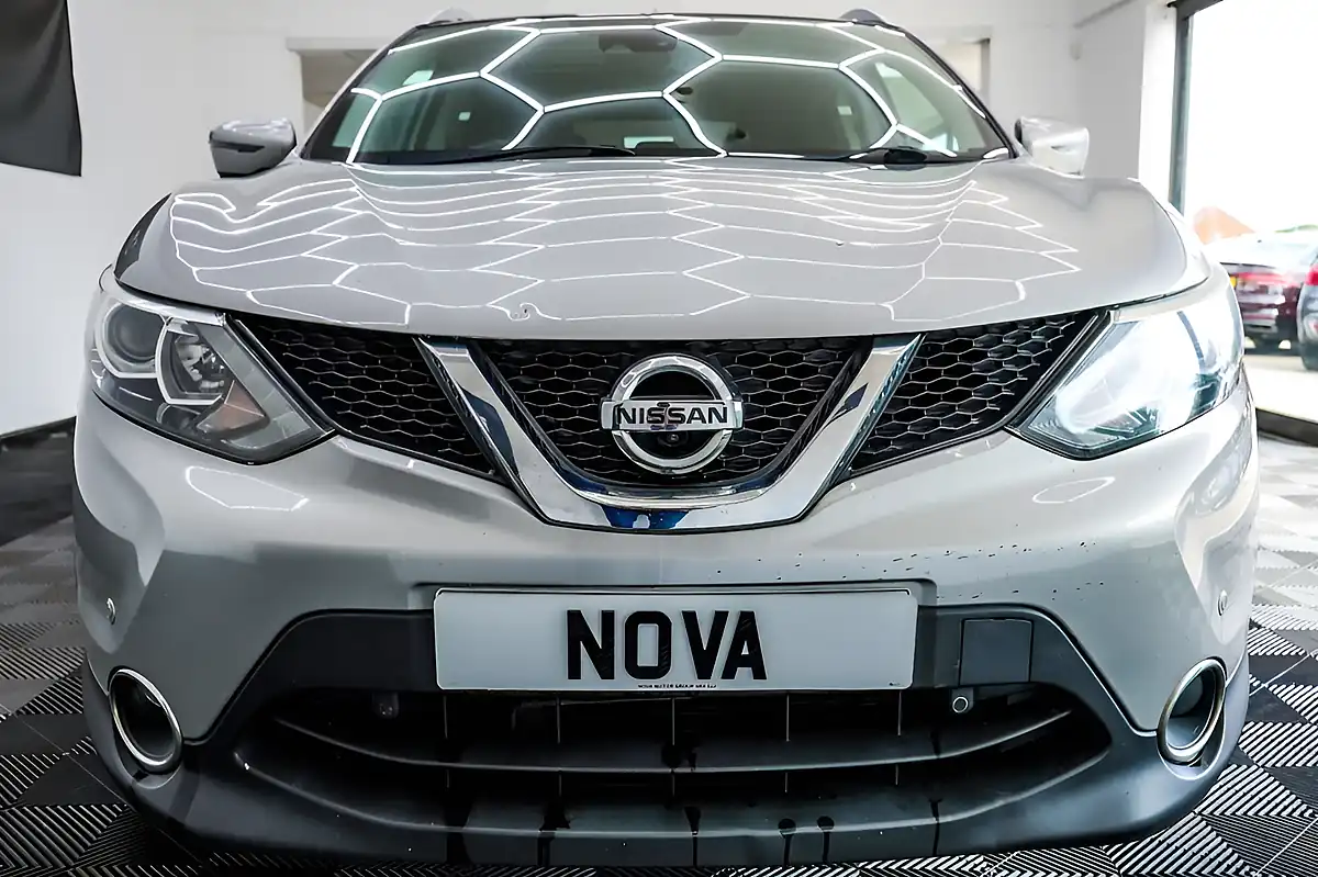 Used 2016 Nissan Qashqai N-Connecta Silver - Interior and Exterior details 8