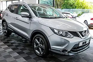 Used 2016 Nissan Qashqai N-Connecta Silver - Interior and Exterior details 9