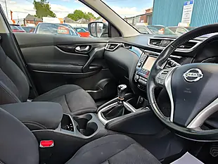 Used 2016 Nissan Qashqai N-Connecta Silver - Interior and Exterior details 10