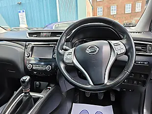 Used 2016 Nissan Qashqai N-Connecta Silver - Interior and Exterior details 17