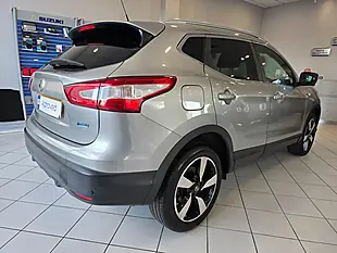 Used 2016 Nissan Qashqai N-Connecta Silver - Interior and Exterior details 9