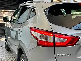 Used 2016 Nissan Qashqai N-Connecta Silver - Interior and Exterior details 10