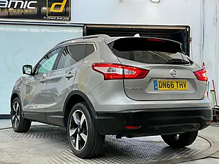 Used 2016 Nissan Qashqai N-Connecta Silver - Interior and Exterior details 5