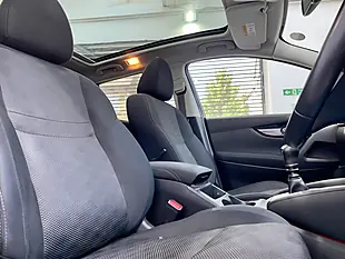 Used 2016 Nissan Qashqai N-Connecta Silver - Interior and Exterior details 7
